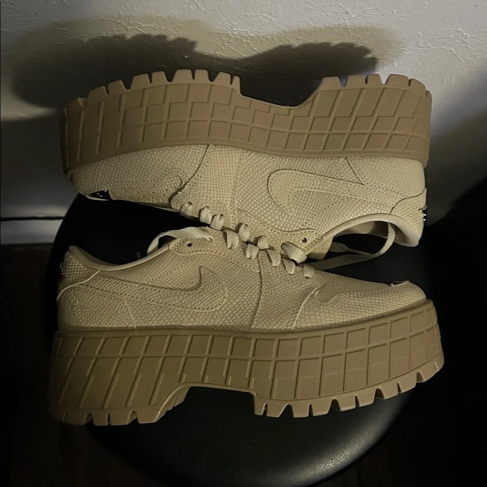 Air Jordan 1 Low Brooklyn - Picture 2 of 6